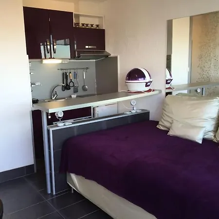 Apartment 18, Heliopolis L Au Village Naturiste