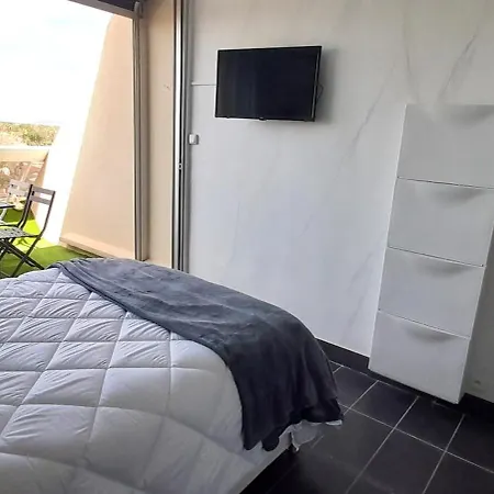 18, Heliopolis L Au Village Naturiste Agde